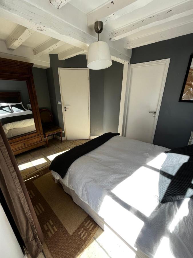 Charming Cottage In Chateau Les Roches Gardens 몽세인트진 외부 사진