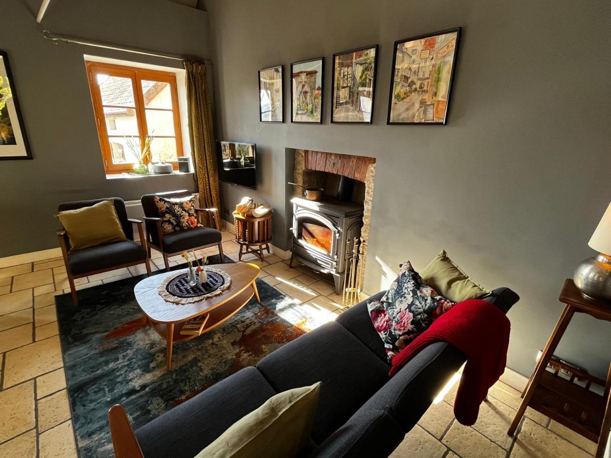 Charming Cottage In Chateau Les Roches Gardens 몽세인트진 외부 사진