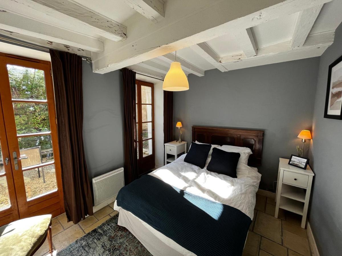 Charming Cottage In Chateau Les Roches Gardens 몽세인트진 외부 사진