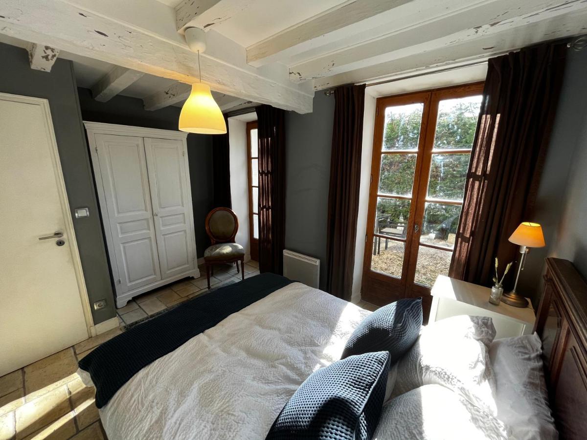 Charming Cottage In Chateau Les Roches Gardens 몽세인트진 외부 사진